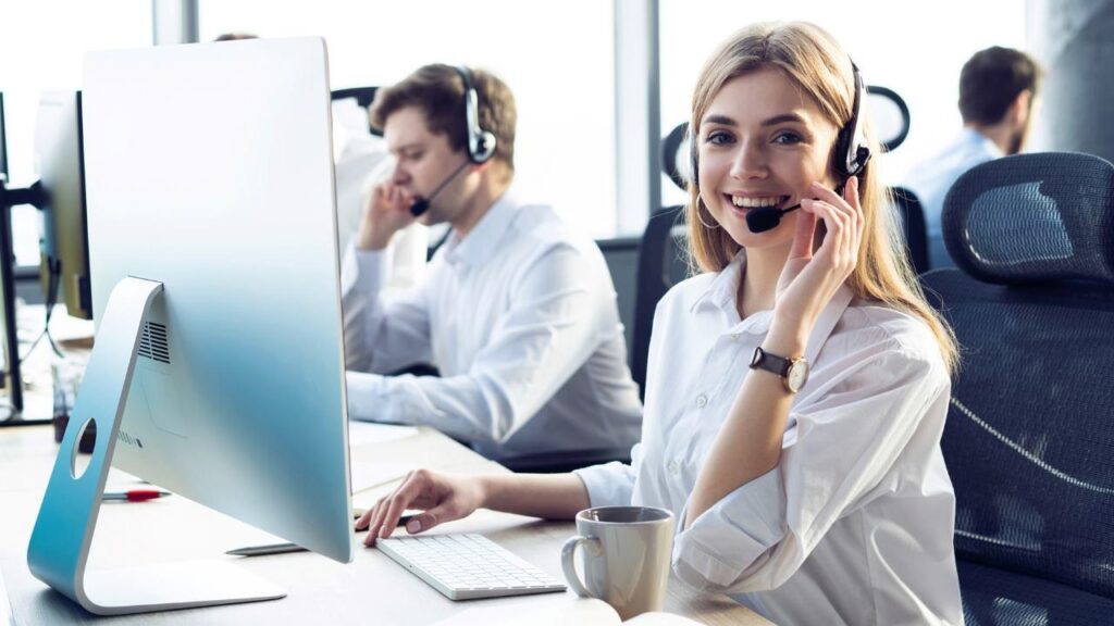 Người chơi luôn nhận được sự trợ giúp từ bộ phận CSKH Người chơi luôn nhận được sự trợ giúp từ bộ phận CSKH